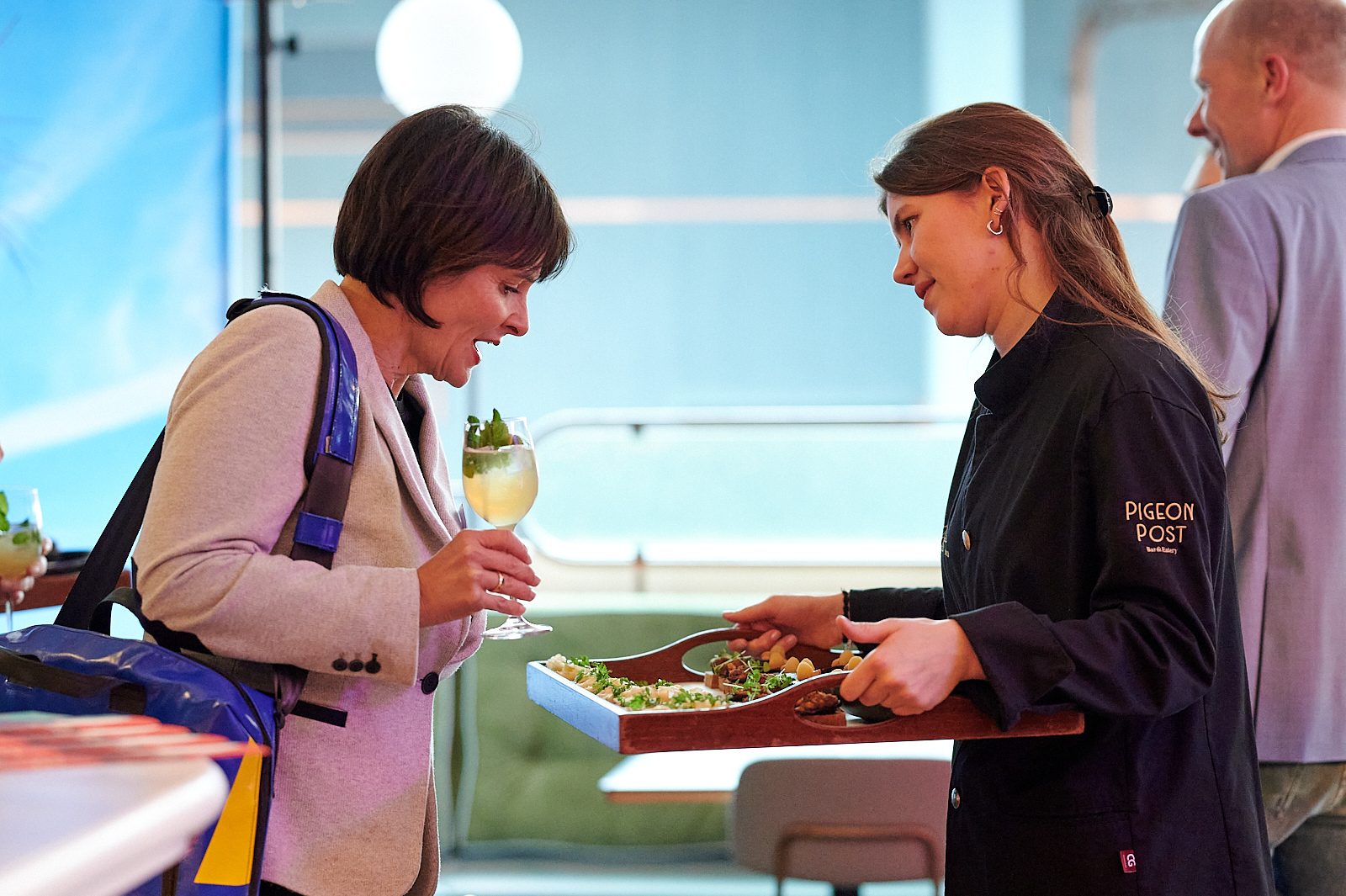Flying Buffet im der Pigeon Post Bar wird gereicht