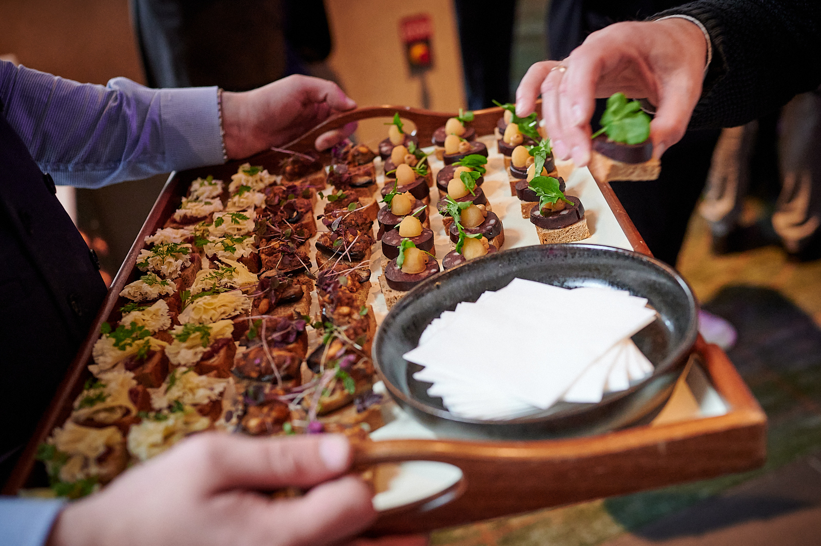 Flying Buffet wird auf der Networking Veranstaltung gereicht