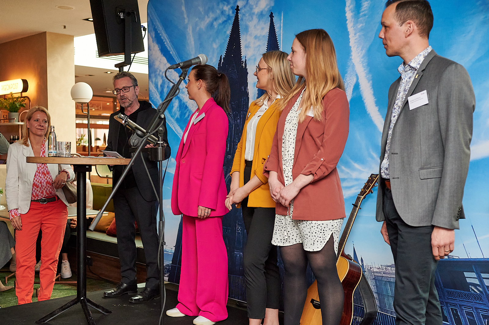 Team des CCB zur Vorstellungsrunde auf der Bühne