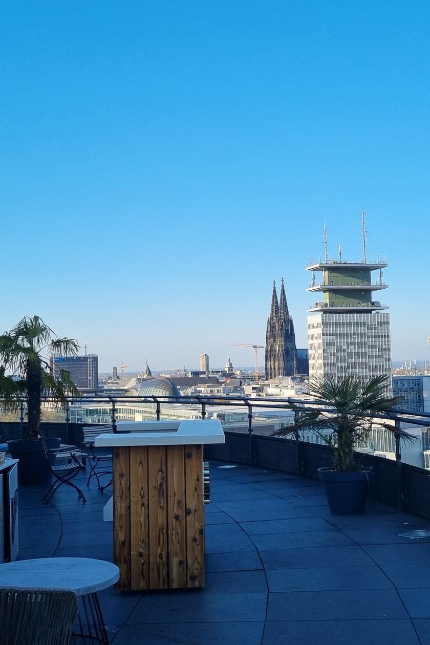 Aussicht auf den Dom von der Rooftop Bar Botanik