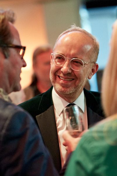 Gäste unterhalten sich auf der Networking Veranstaltung