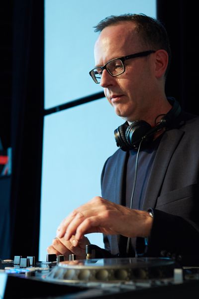 DJ am Mischpult