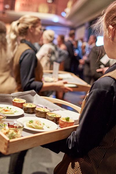 Flying Buffet wird auf einer Veranstaltung serviert