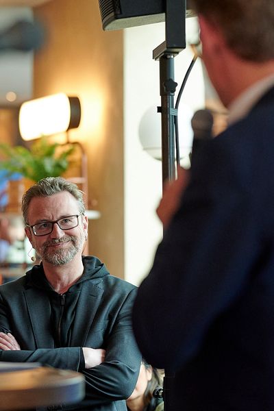 Dr. Jürgen Amann, Geschäftsführer von KölnTourismus und Martin Sörensen, GM des Hilton Cologne bei der Begrüßungsrede des Networking Events