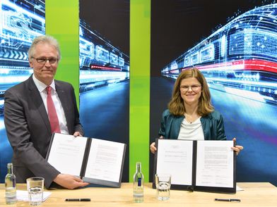 Deutsche Bahn und DLR unterschreiben Kooperationsvertrag